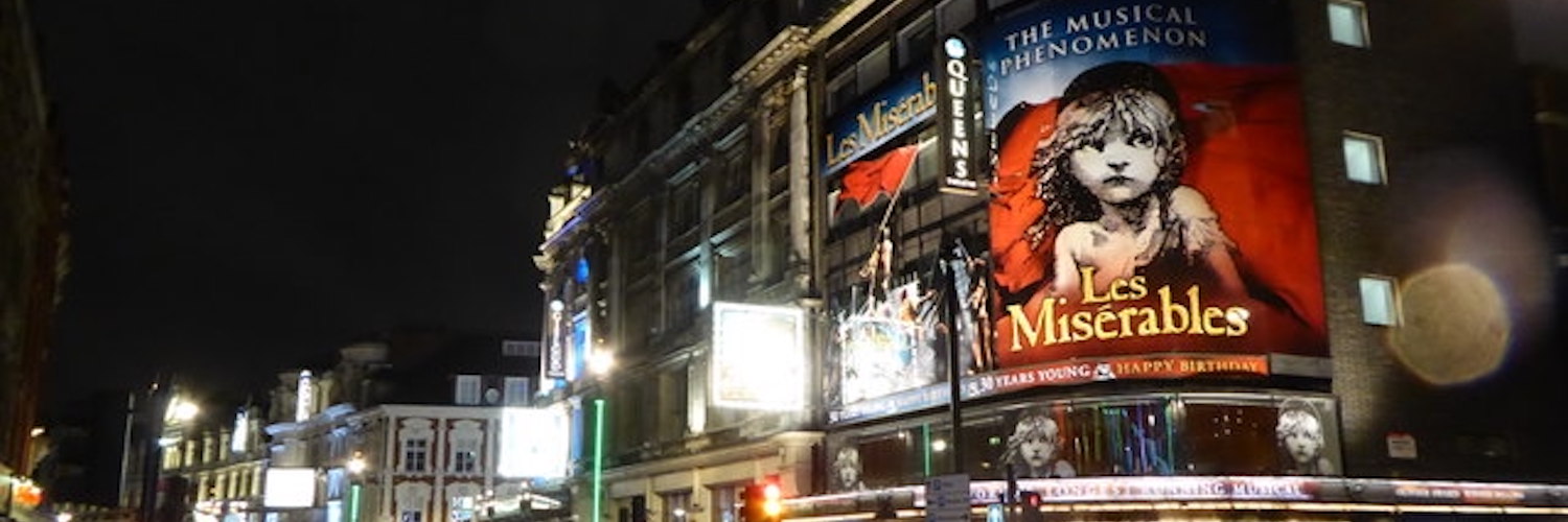 The_Queens_Theatre_Shaftesbury_Avenue_-_geograph.org.uk_-_4760272